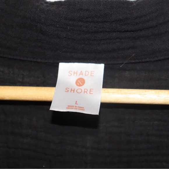 TARGET Shade and Shore beach button down - Picture 4 of 4